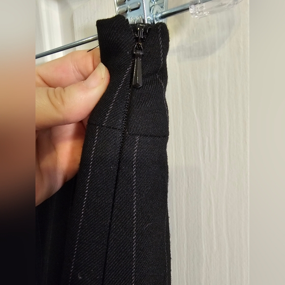 New York and Company A-Line Classic Pinstripe Black/White Office Skirt Size 6 - Picture 3 of 9